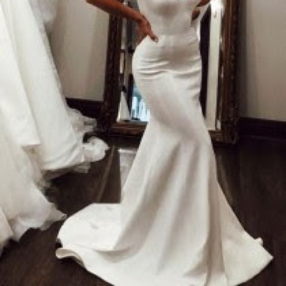 Trumpet/Mermaid V-neck Sleeveless Sweep/Brush Train Stretch Crepe Wedding Dress - Picture 1 of 6